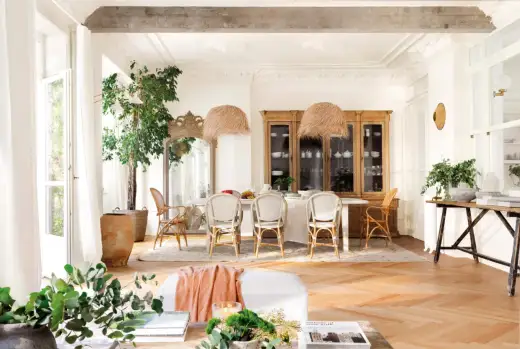 Cómo combinar muebles con un suelo de roble en el salón